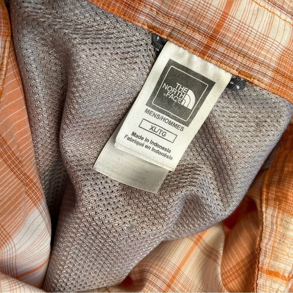 The NorthFace orange & white vapor-wick plaid button down mens shirt Sz XL. D20